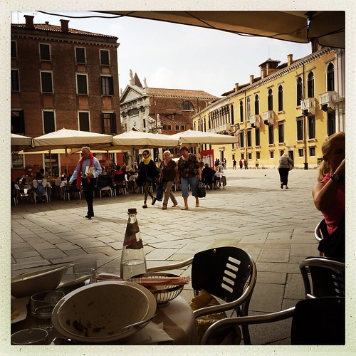 Al Fresco Patio dining in a square by the Grand Canal, Ven… Flickr