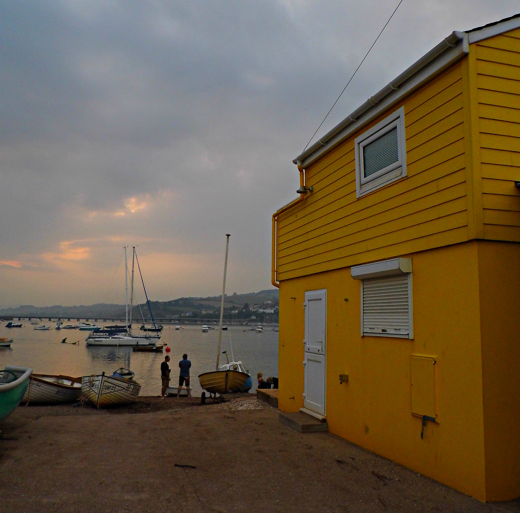 Teignmouth Quay! Liked this view with the yellow building!… Kim