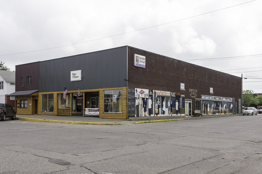 Park Falls, WI Retail building Richard Clapp Flickr