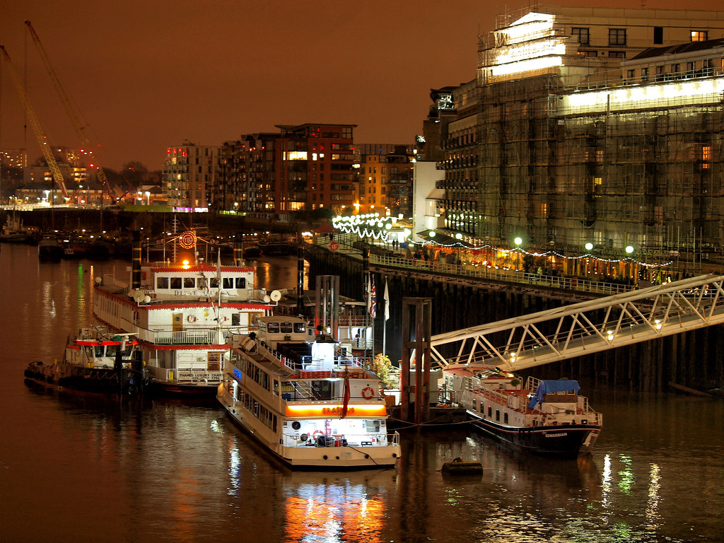 Night promenade by riverside Hicham Jabrane Flickr
