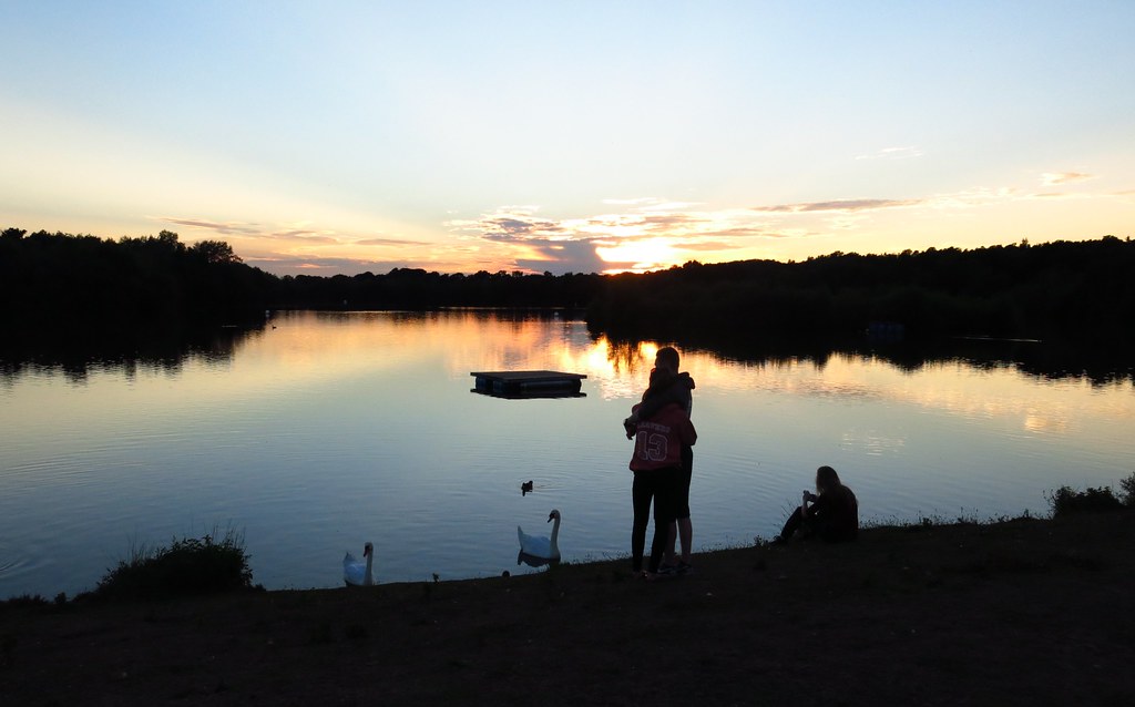 Horseshoe Lake, Yateley My Pic 815a Chris Hutchinson Flickr