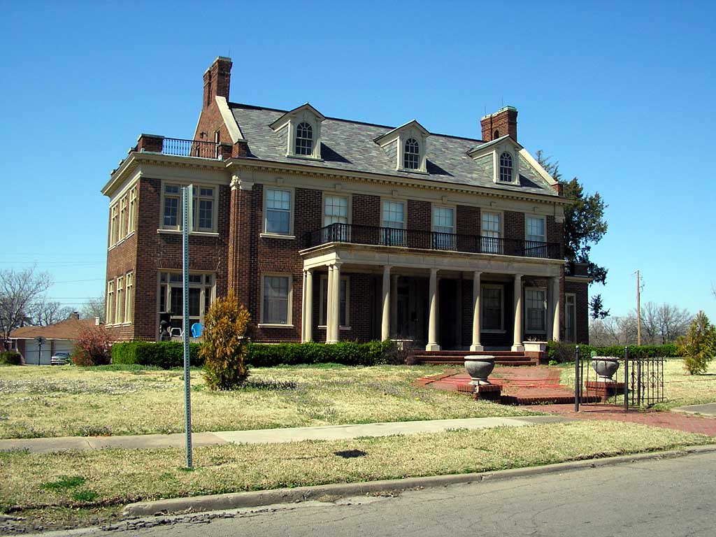 OSAGE HILLS MANSION This beautiful house in in the Osage H… Flickr