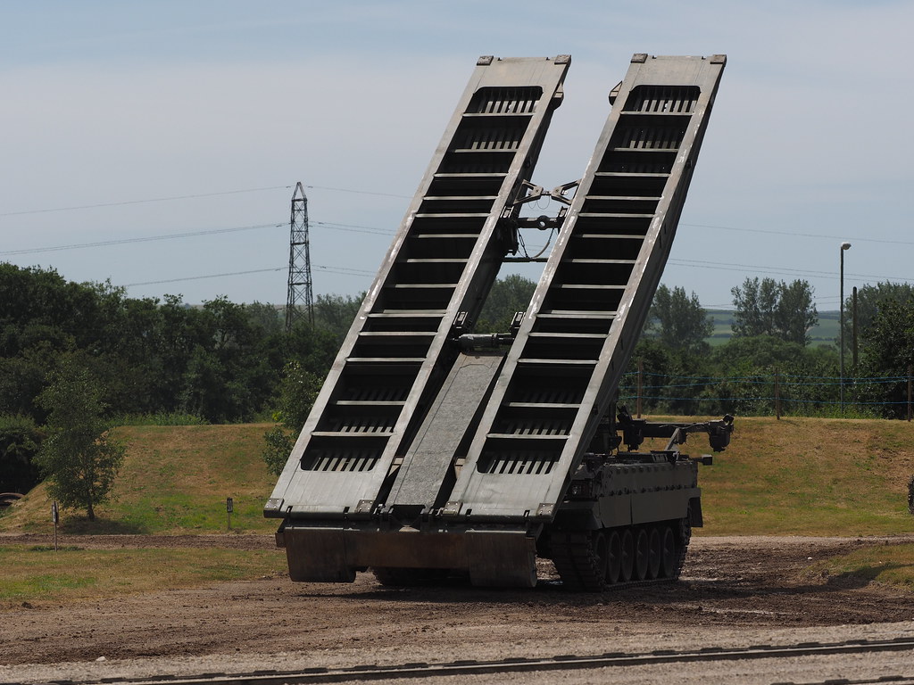 TITAN Armoured Vehicle Launcher Bridge D6274000 Megashorts Flickr
