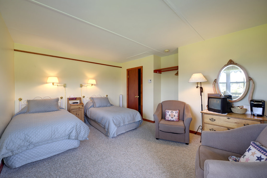Bayview Pines Country Inn The Lions Room No. 8 Where to … Flickr
