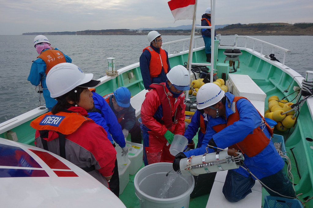 Water Sampling (05610118) IAEA marine experts and Japanese… Flickr