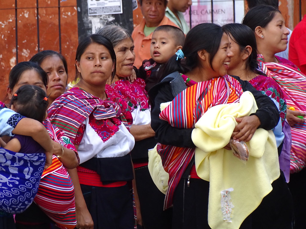 Indigenous Women outside Church San Cristobal de las Cas… Flickr