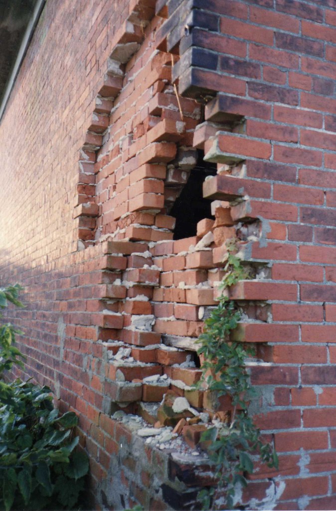 Old bricks old brick building in the middle of nowhere, Oh… K. Wren Leigh Flickr