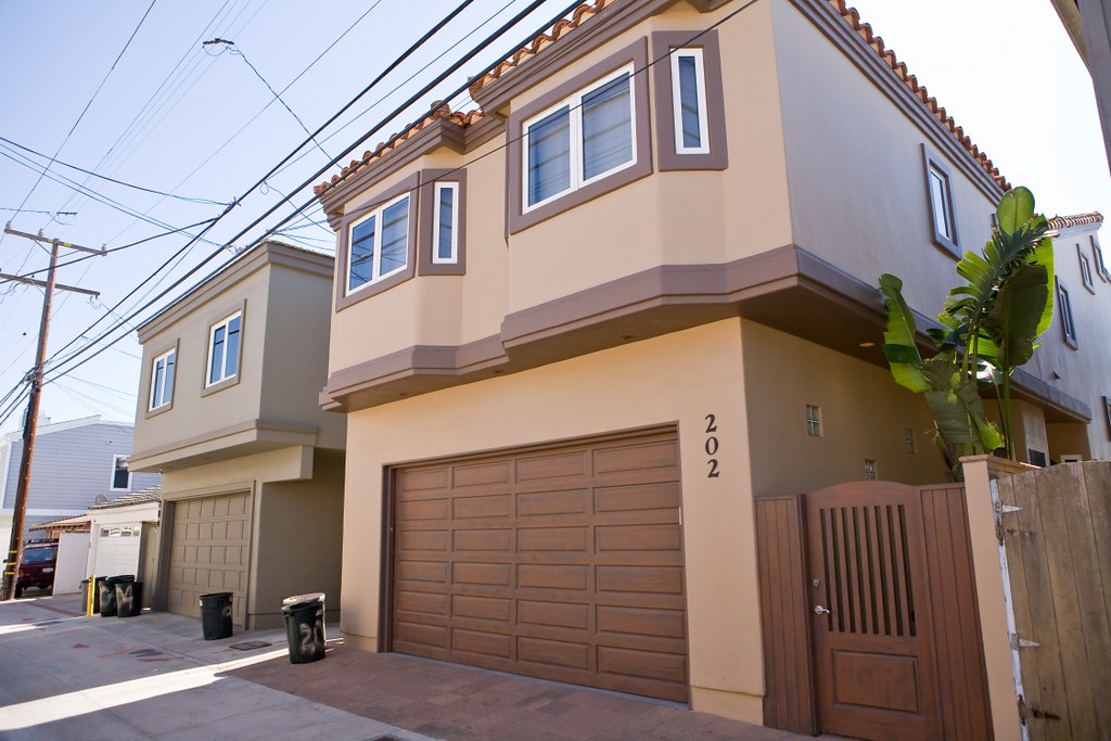 1701050 Burr White Realty Flickr