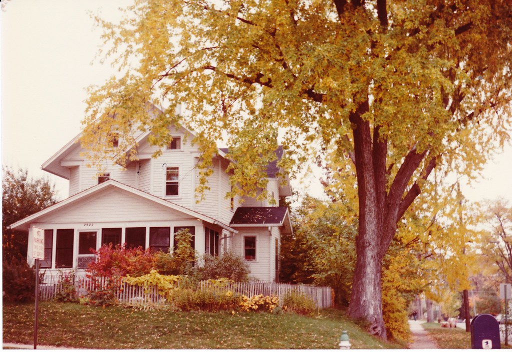 2522 College St Cedar Falls, Iowa. The photographer Dollin… Flickr