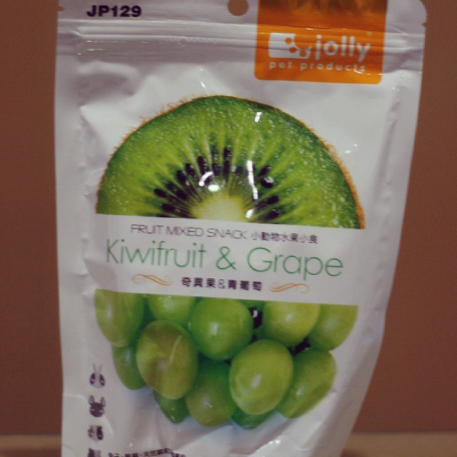 Uber Rabbity Kiwifruit & Grape snack for rabbit... uber… Flickr