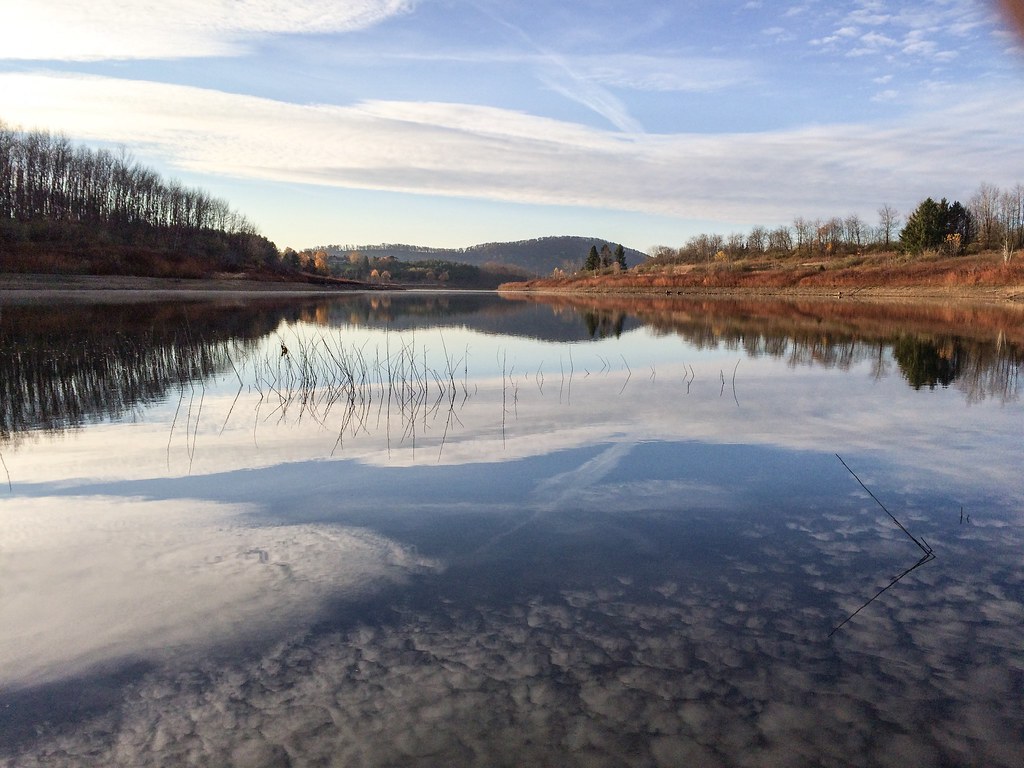 Leaser Lake 11/8/14 FrankD2011 Flickr