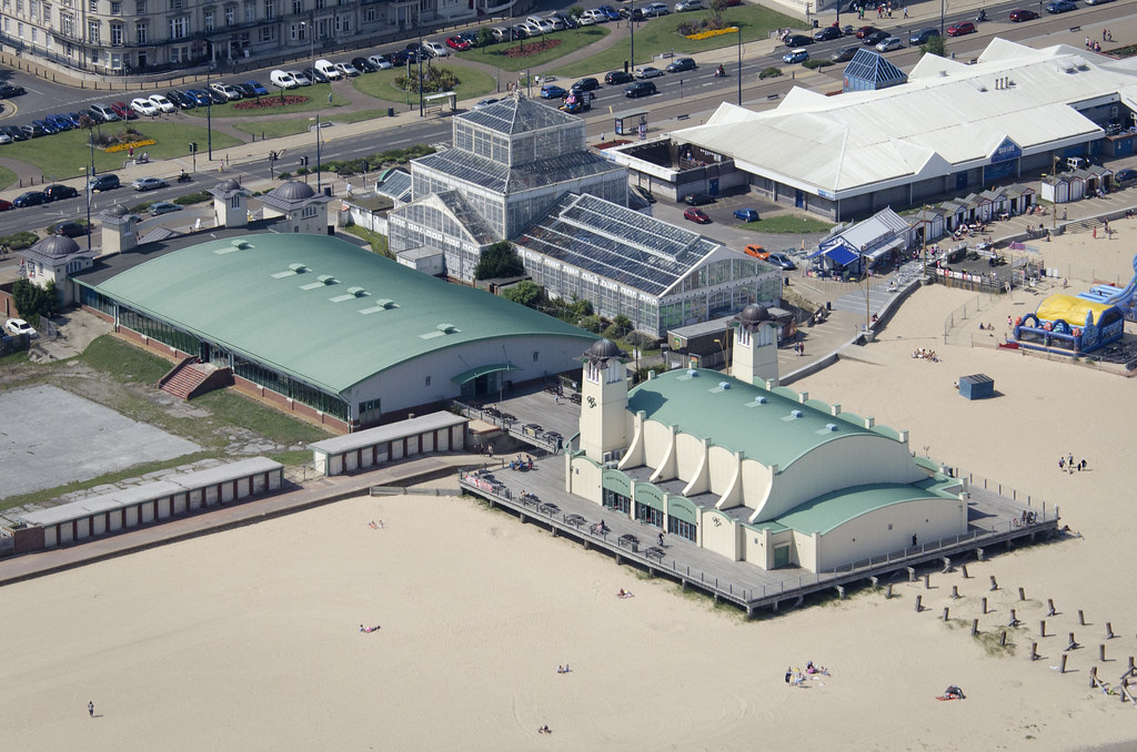 Great Yarmouth aerial image Wellington Pier & Winter Gar… Flickr