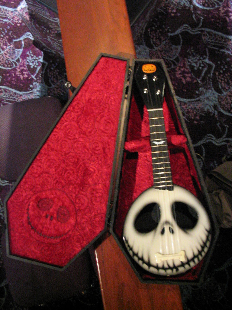 Nightmare Before Christmas custom ukulele Wow, what a piec… Flickr