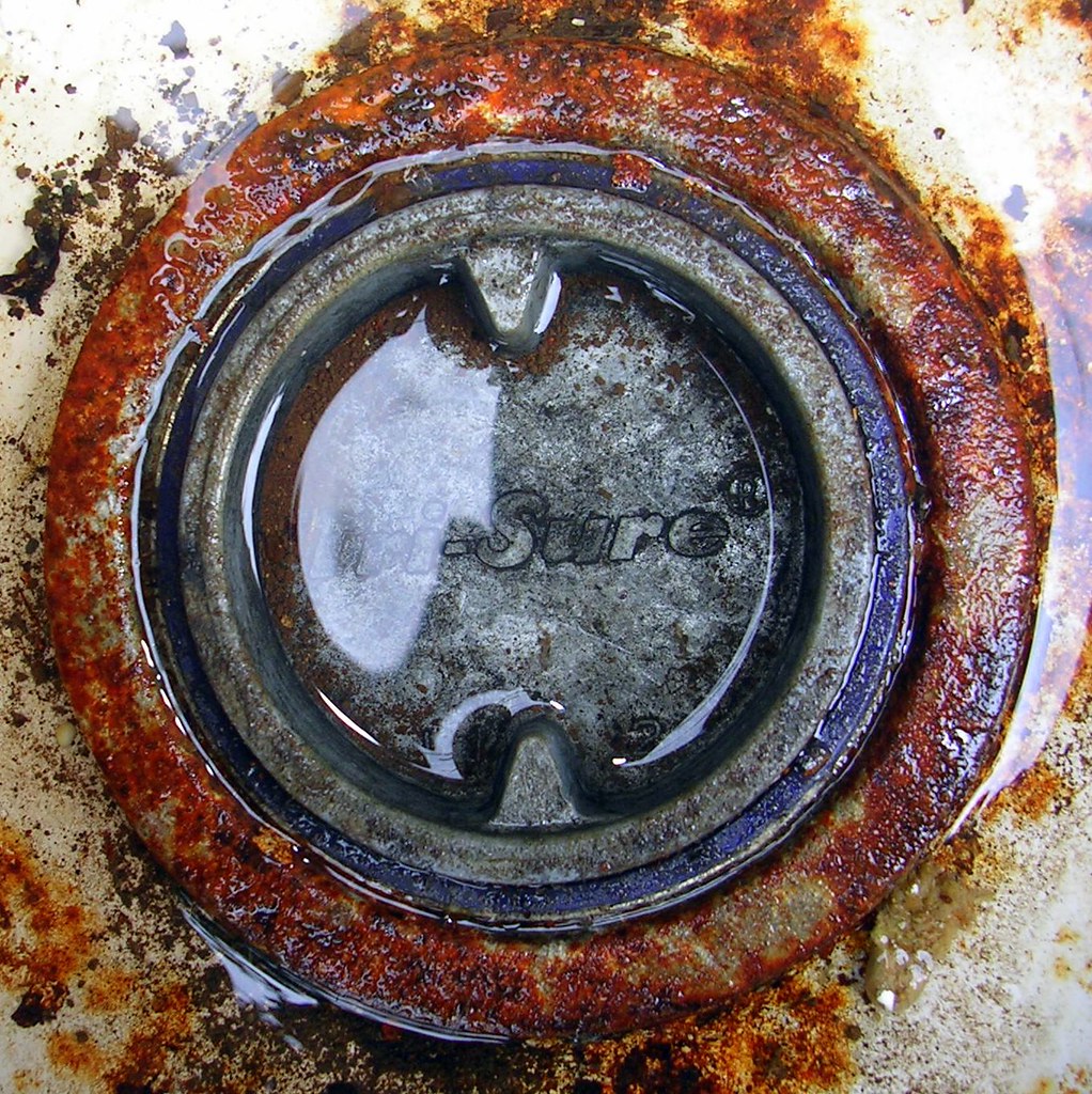 plug 'n' rust Stefano Mortellaro Flickr