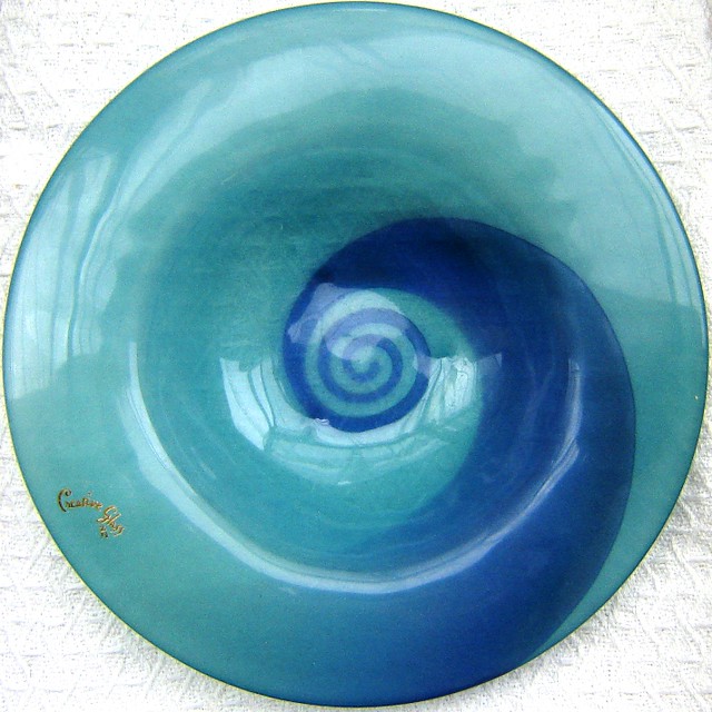 blue glass plate from Creative Glass, Kumeu, New Zealand Sarah Macmillan Flickr