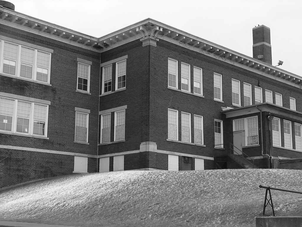 They used to learn here... Wisner School Pontiac, MI. Flickr