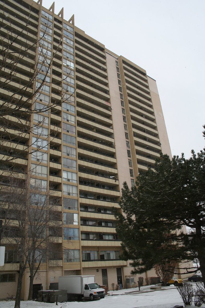 Building northeast of the bridge This is the apartment bui… Flickr