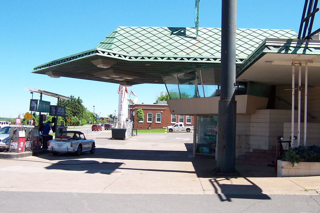 Frank Lloyd Wright gas station This is our 1962 TR4 at the… Flickr
