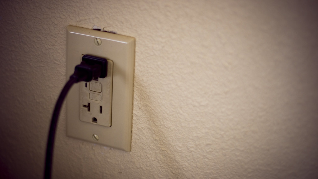 plugged in the toaster to utilize its toasting abilities.… Flickr