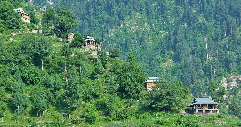 A flavour of Real Kashmir Typical Kashmiri style houses re… Flickr