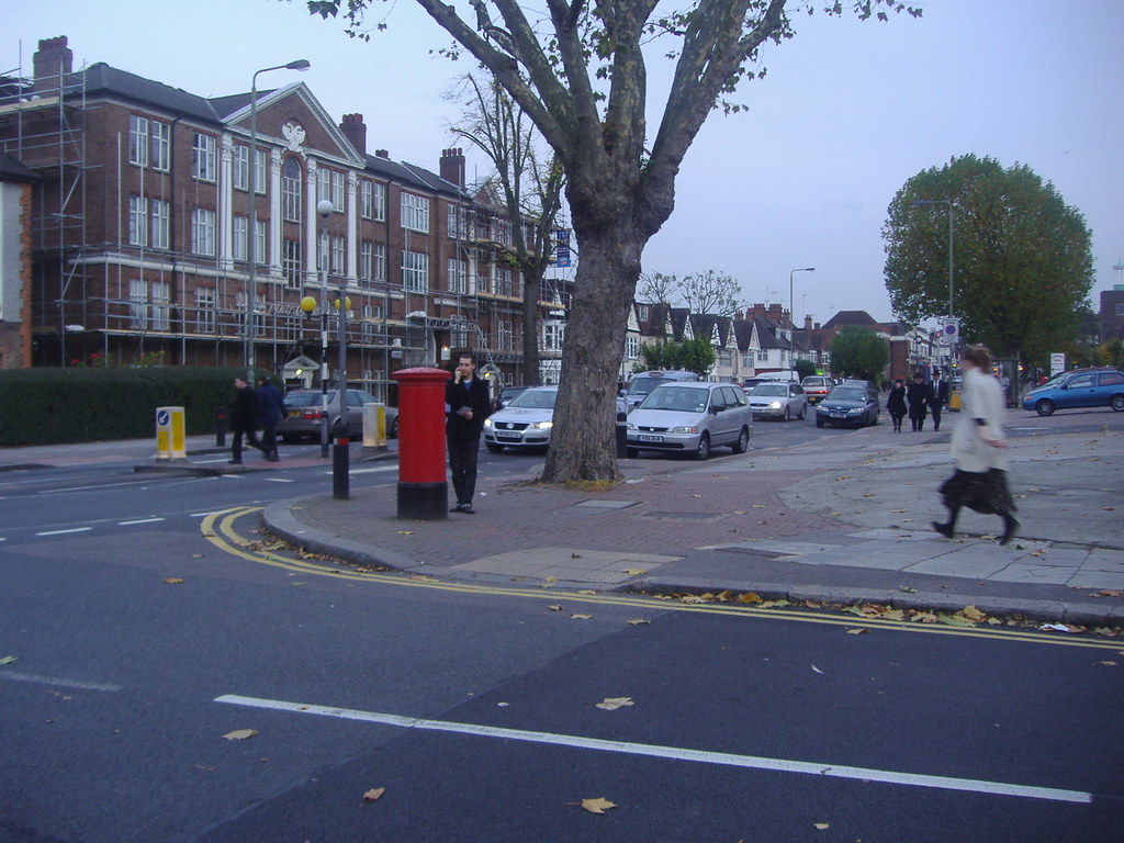 Limes Av corner David Howard Flickr