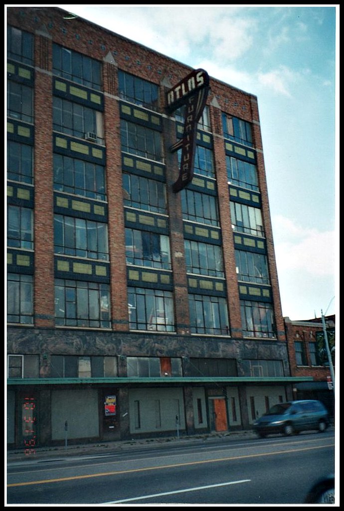Scenes of Detroit, MI. mid 90's Atlas Furniture on Gratiot… Flickr