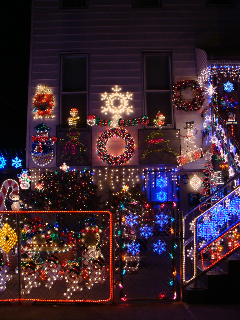my family's xmas lights in LIC, queens! done by my dad