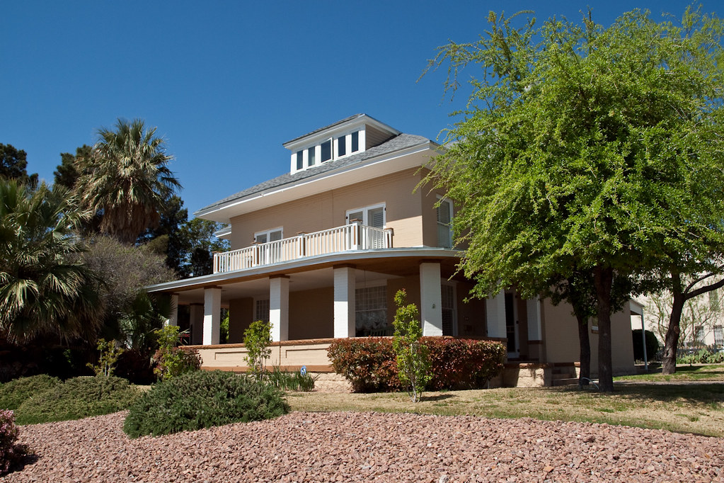 P4110674 A home in Sunset Heights El Paso, Texas, USA Bill