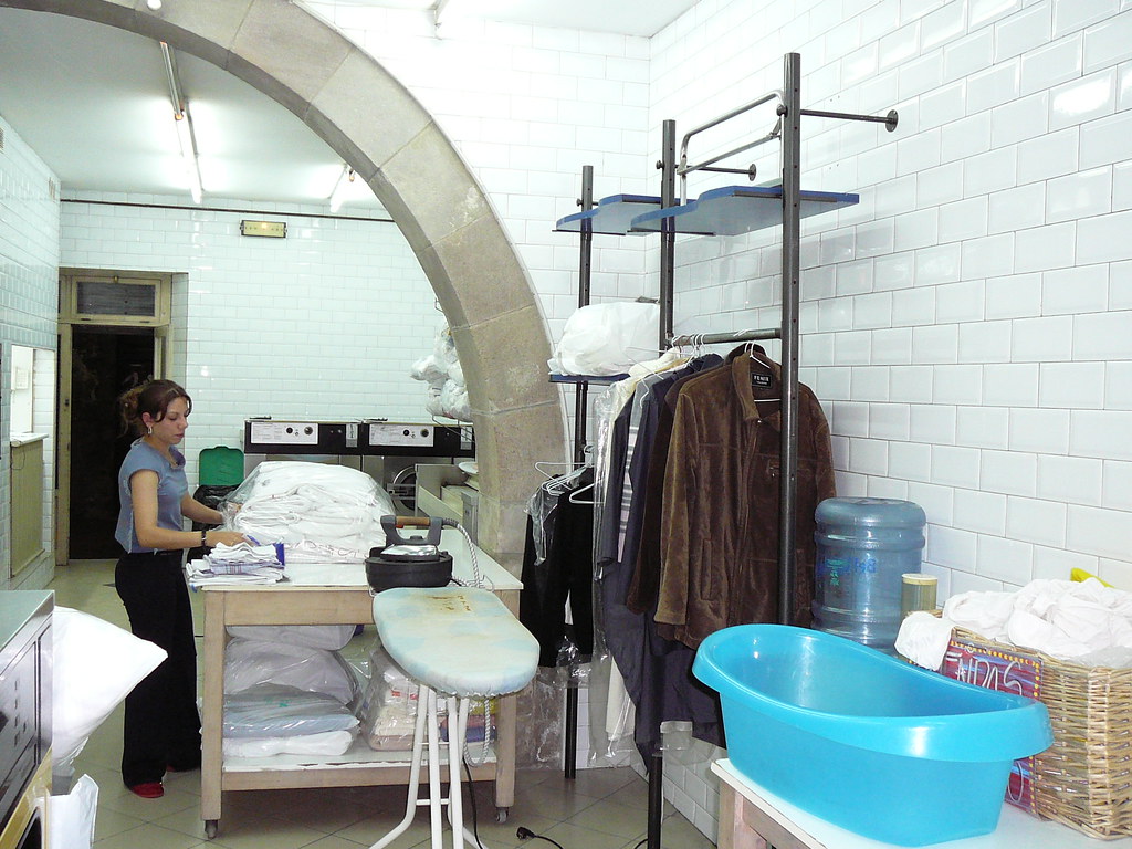 Barcelona spain,laundromat,laundry,lavanderia chofitojoe Flickr