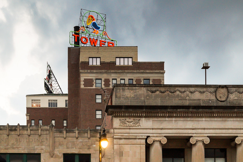 Jayhawker Tower Topeka John Wade Flickr