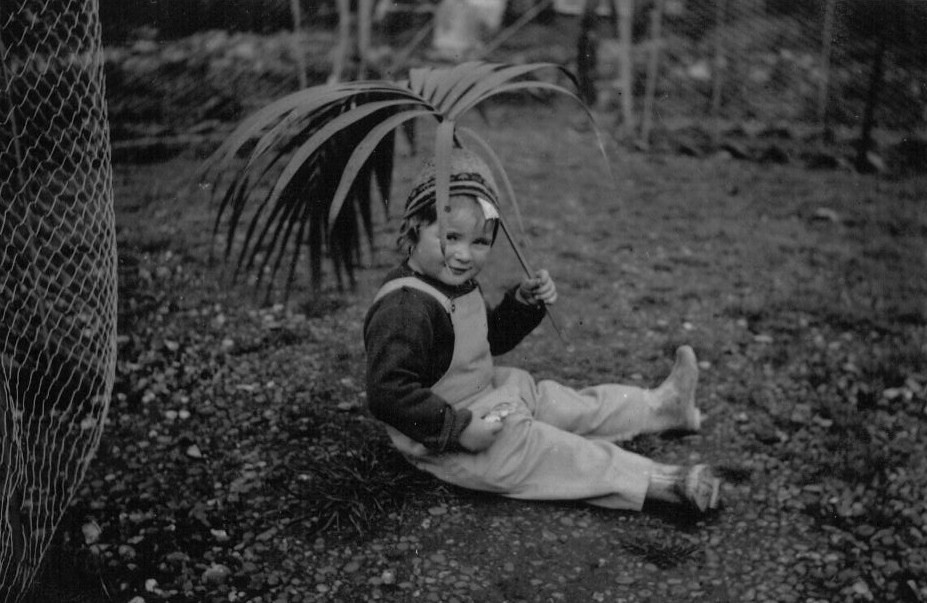 Me.... In my grandparents' garden, Ashgrove Road, Bromley,… Flickr