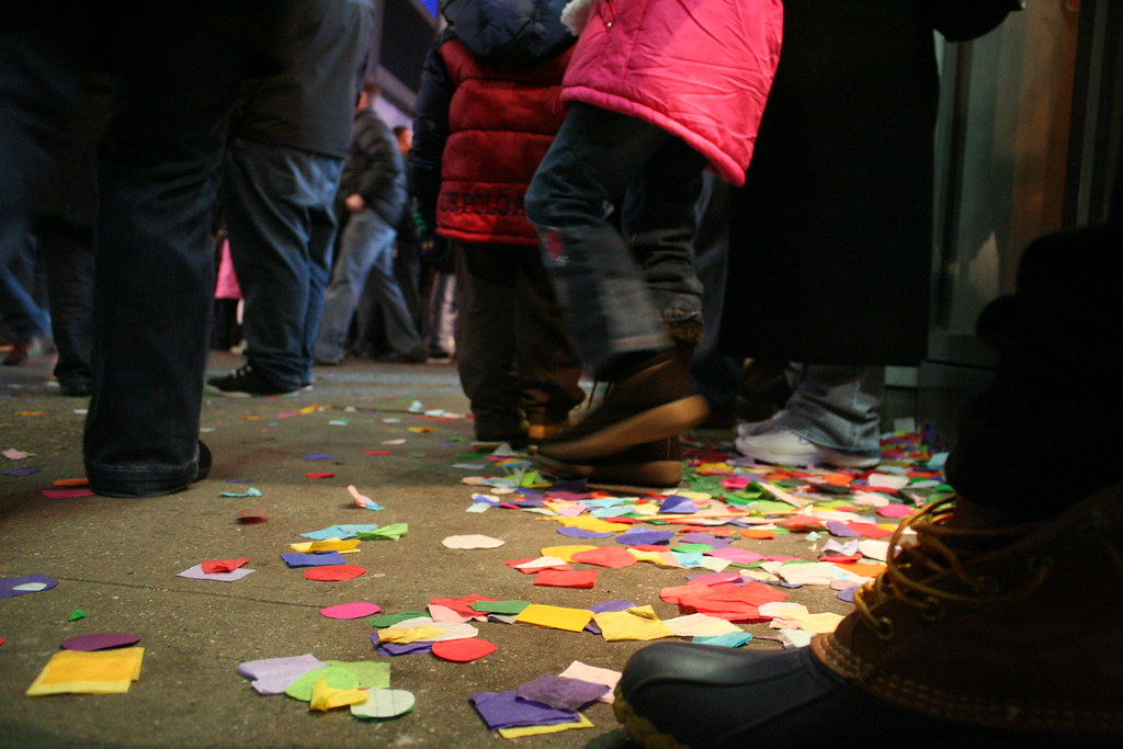 more confetti times square new years day eve confetti Fiorenza