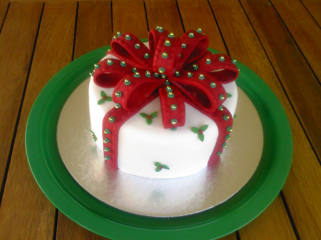 Christmas Fondant Cake Christmas cake for the family. Fond… Flickr