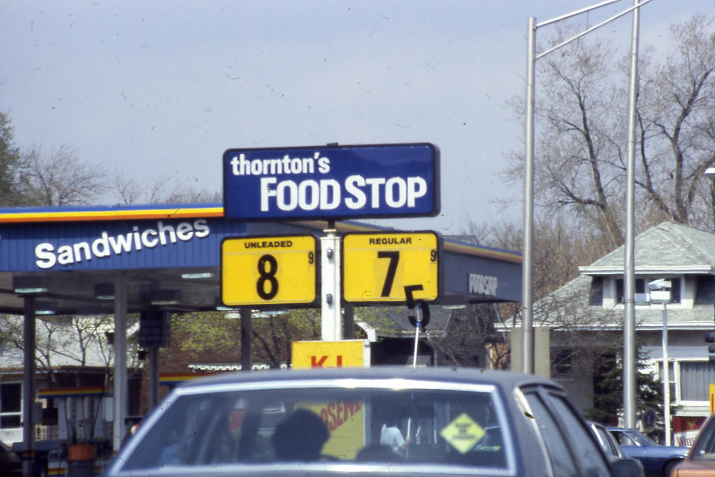 19860405 02 Thornton's Gas Station, Forest Park, IL Flickr