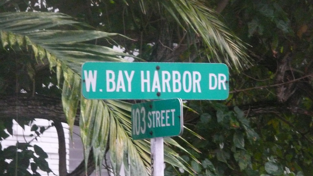 P1190985 This is the street to the Bay Harbor Club condos … Flickr