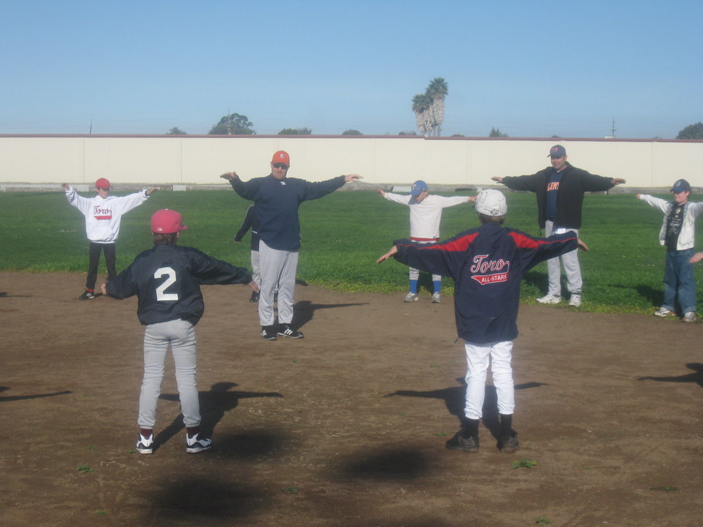 Arm Circles A vital part of any baseball stretching routin… Splinters Baseball Flickr
