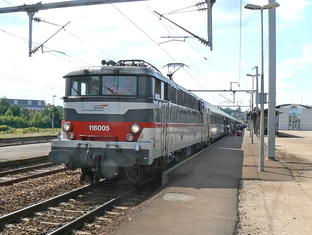 SNCF BB 16000 no.116005. Paris train at Lisieux. 13 June … Flickr