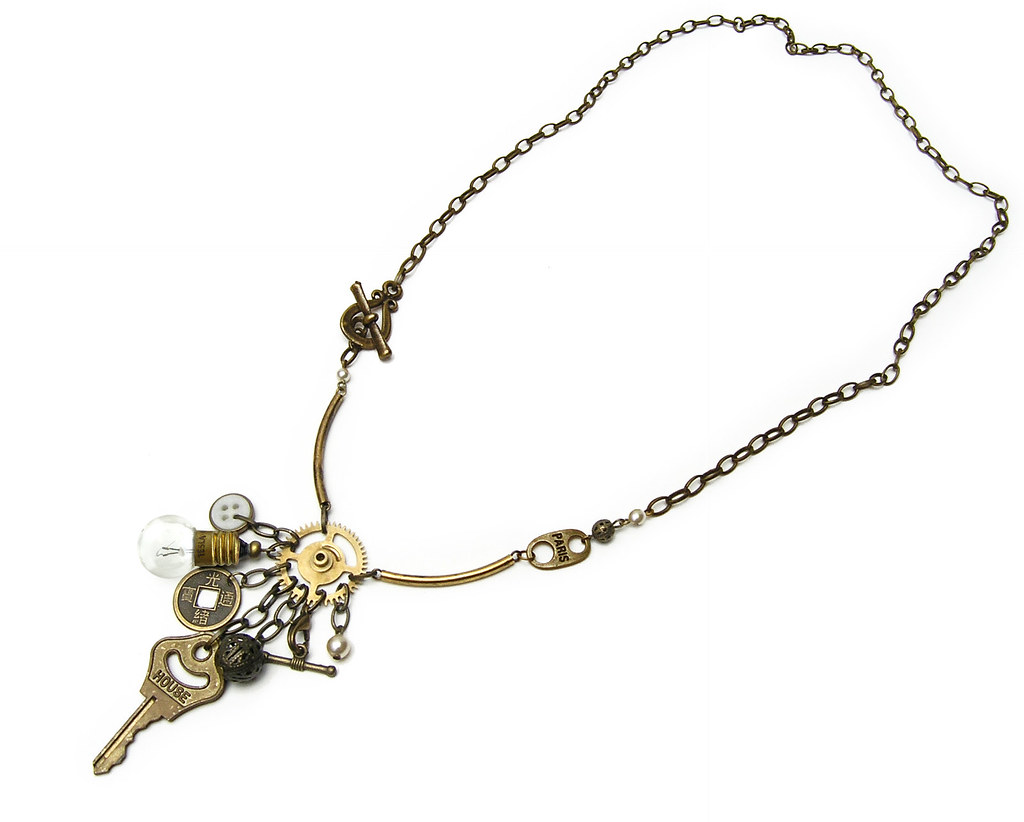 House Key Necklace Long old gold mixture necklace, made of… Flickr