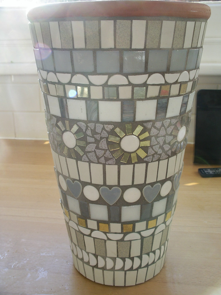 White mosaic pot (1) White mosaic pot made from vitreous g… Flickr