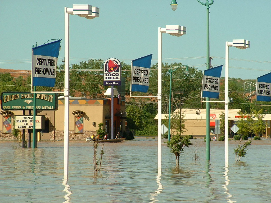 Buoys of Riverside Drive Clarksville, Tennessee flooding, … Flickr
