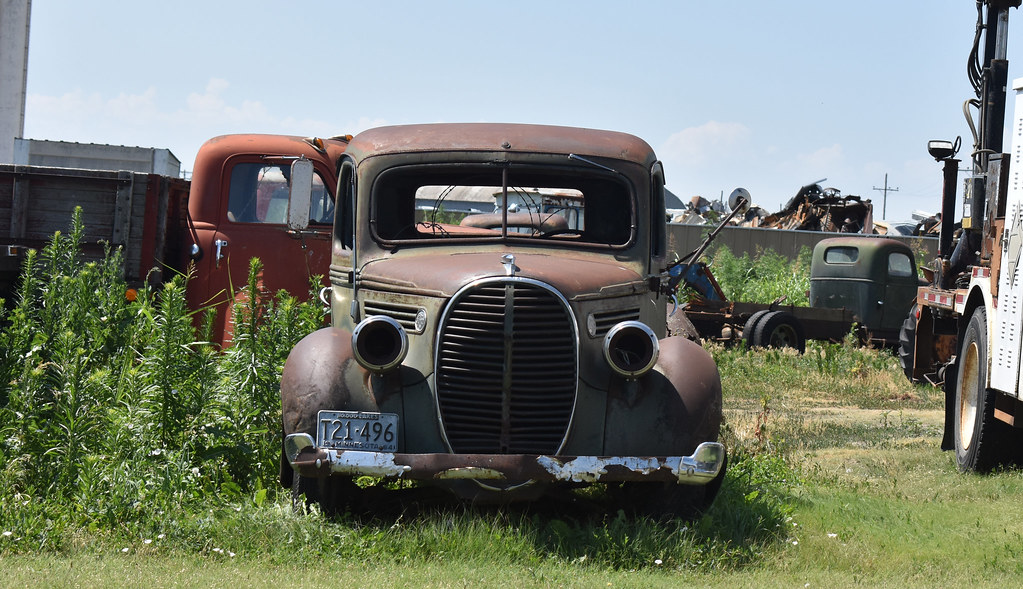 Old Rusted Car Cawker City, Kansas Sarah Wray Flickr