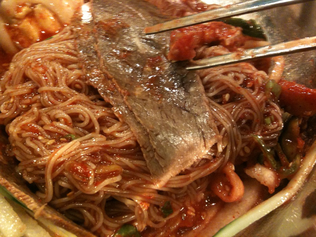 함흥냉면 (Hamhung Naengmyeon) Gregor Samsa Flickr
