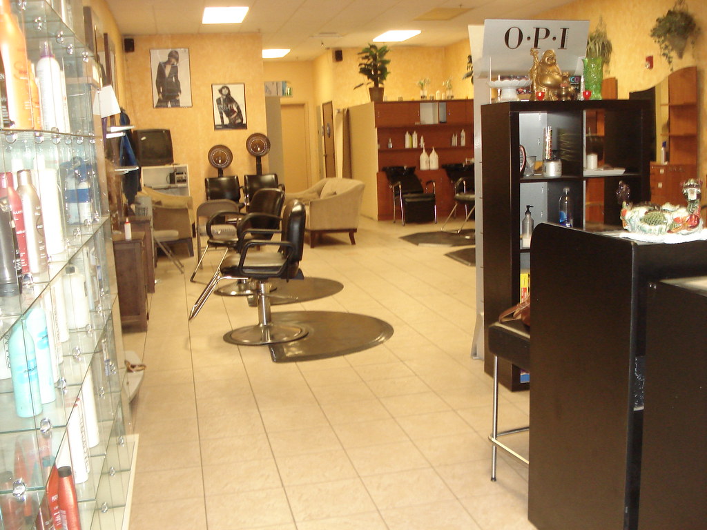 Adelanto Salon 078 overview of salon from a different angl… Flickr
