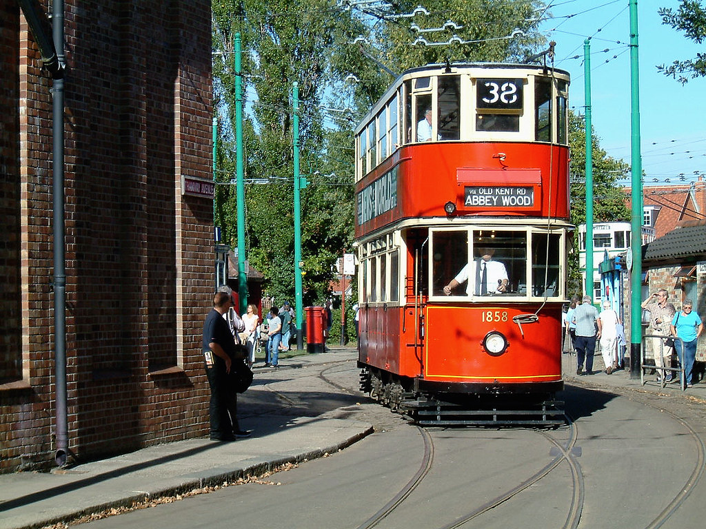London Transport tram 1858 London Transport tram 1858 HR/2… Flickr