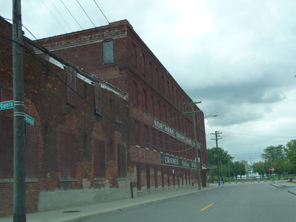 Jefferson Avenue Between the Renaissance Center and the Gr… Flickr
