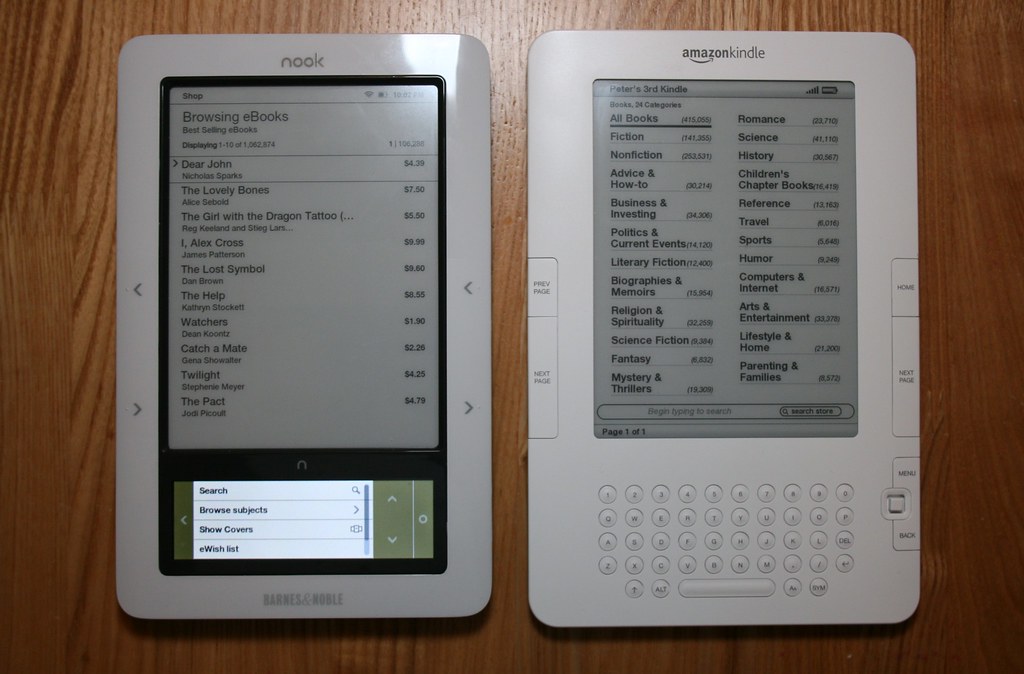 Nook vs. Kindle (browsing ebooks) Nook vs. Kindle (browsin… Flickr