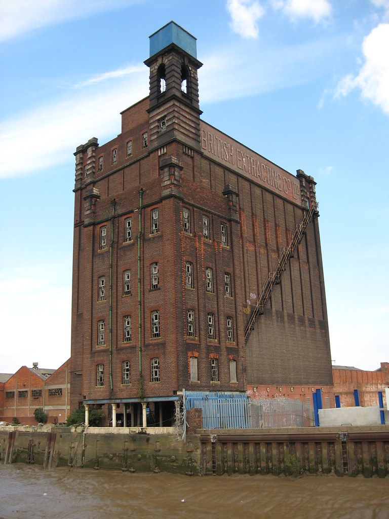 British Extracting Company, Hull This listed building is s… Flickr