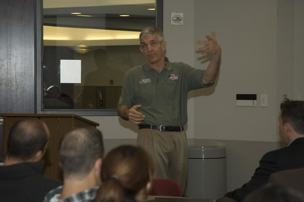 Jim McIngvale visits Mays Founder of Gallery Furniture, Ji… Flickr