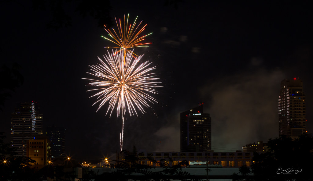 0Y3A2914 Downtown Grand Rapids Fireworks 2017 Eric Lanning Flickr