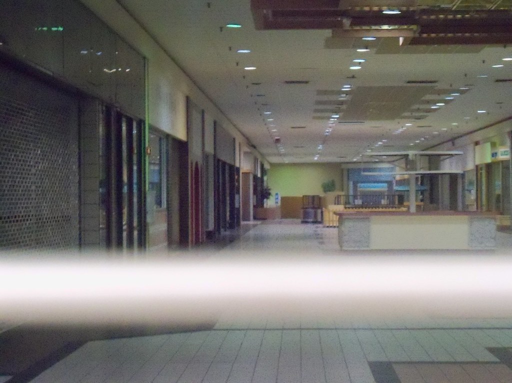 Macdade Mall (1) 600 S. Macdade Blvd, Holmes; as of this y… Flickr